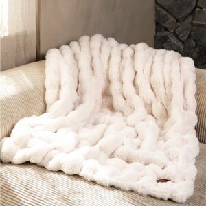 Comfrt Ember Heated Blanket Coconut